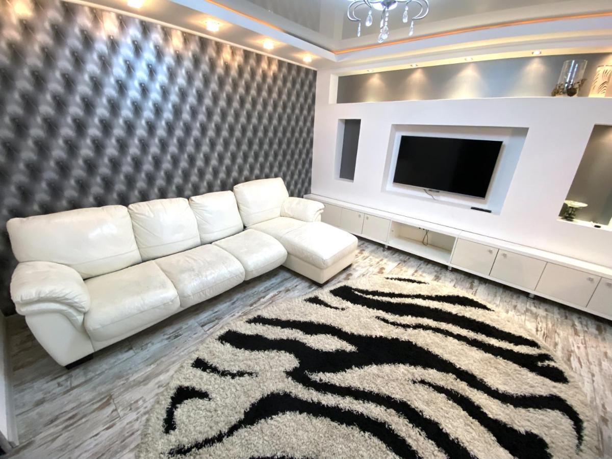 Bright Luxury Apartment Near Center Chisinau Exterior photo