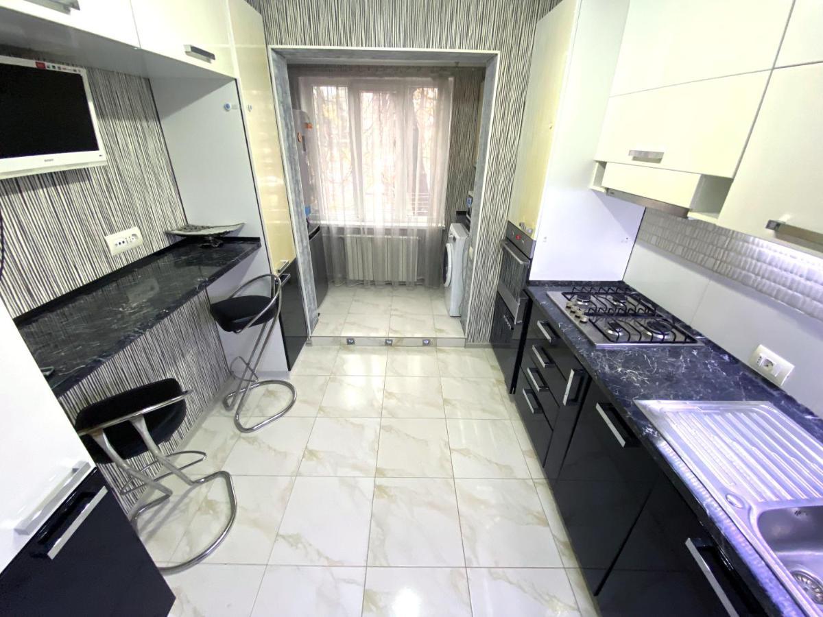 Bright Luxury Apartment Near Center Chisinau Exterior photo
